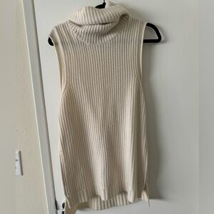 Elie Tahari cashmere pullover sweater with zipper accent